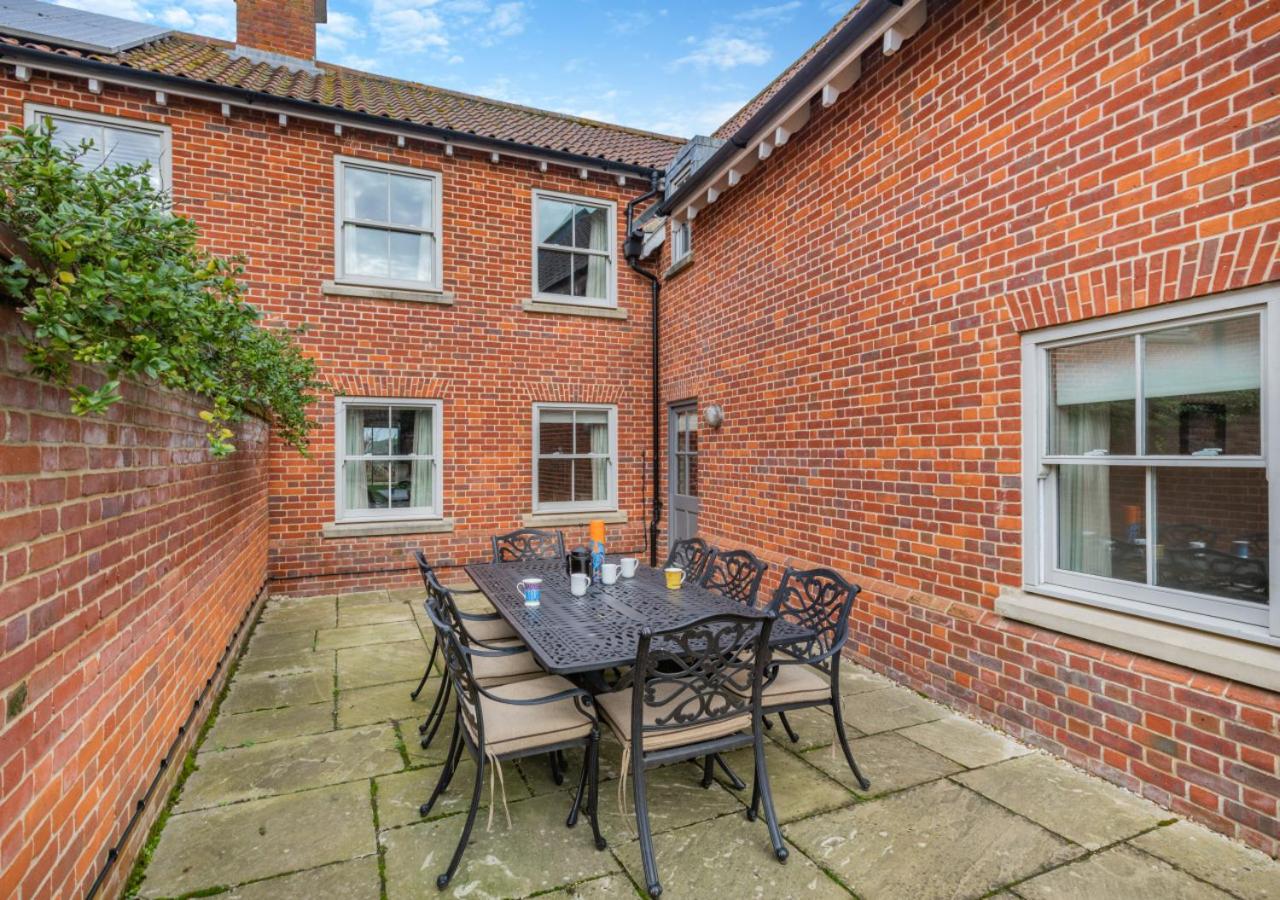 4 Bed in Thornham oc-888