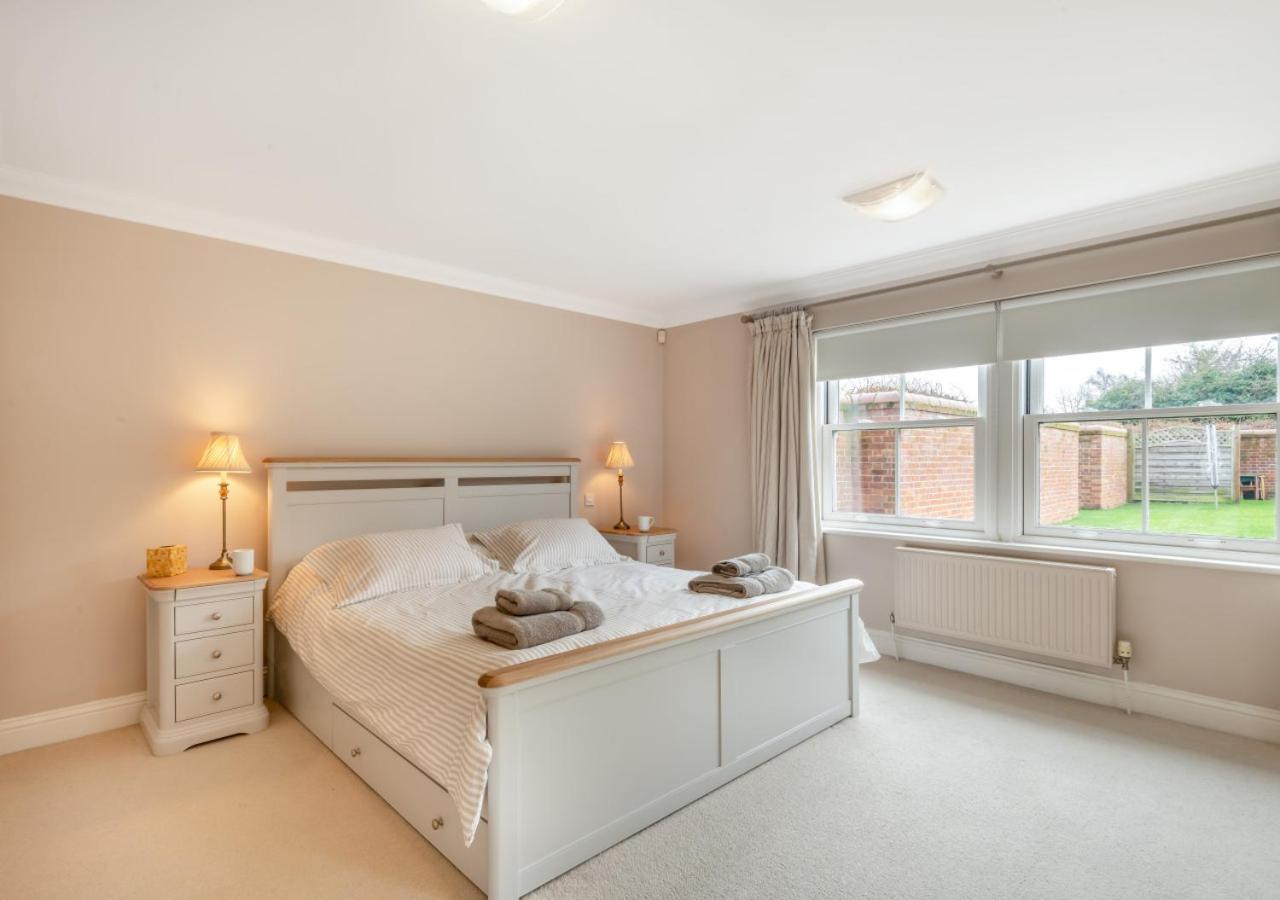 4 Bed in Thornham oc-888