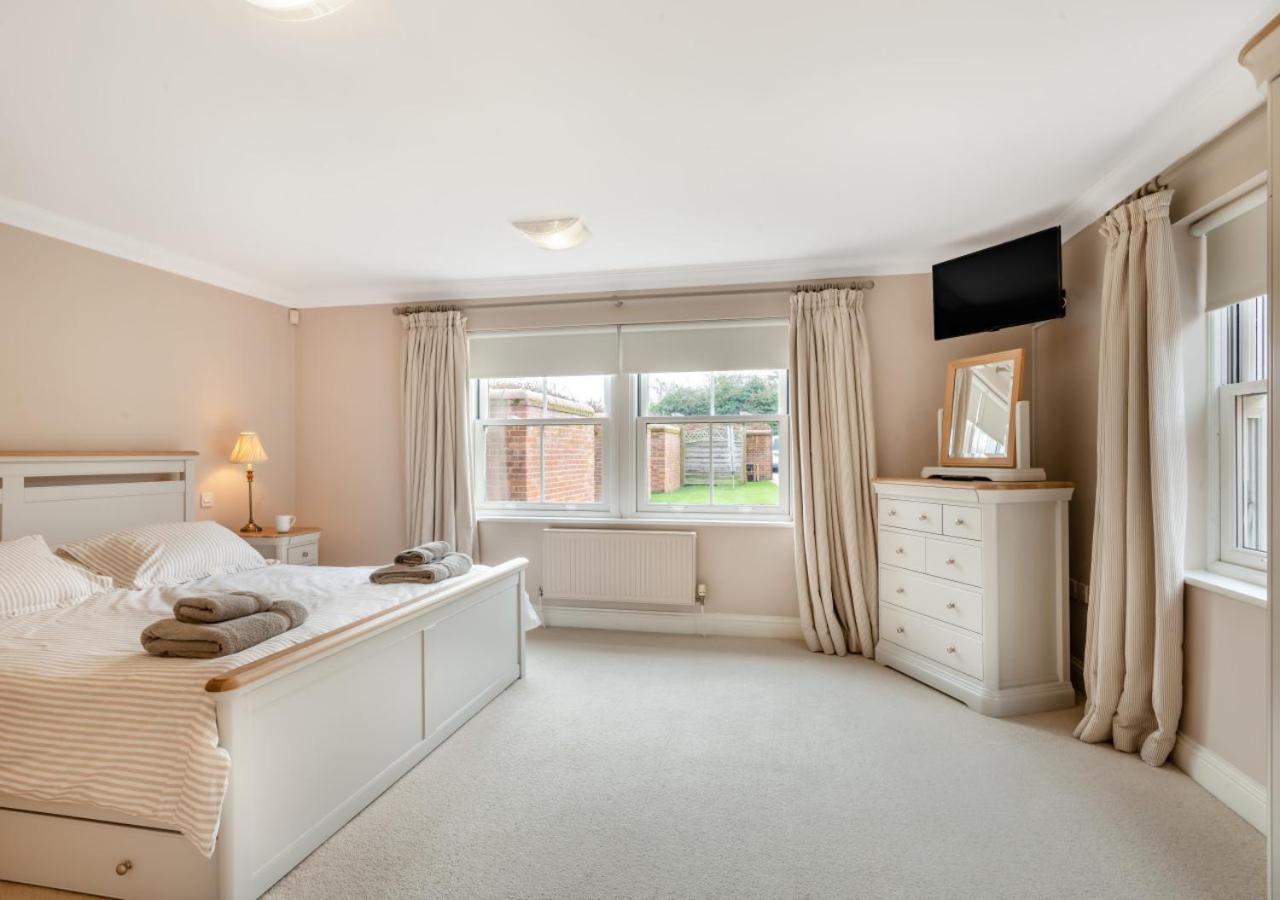 4 Bed in Thornham oc-888