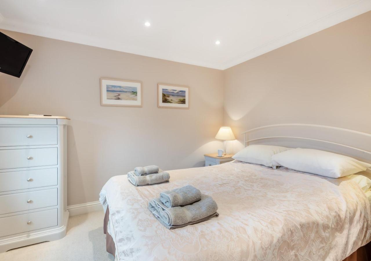 4 Bed in Thornham oc-888