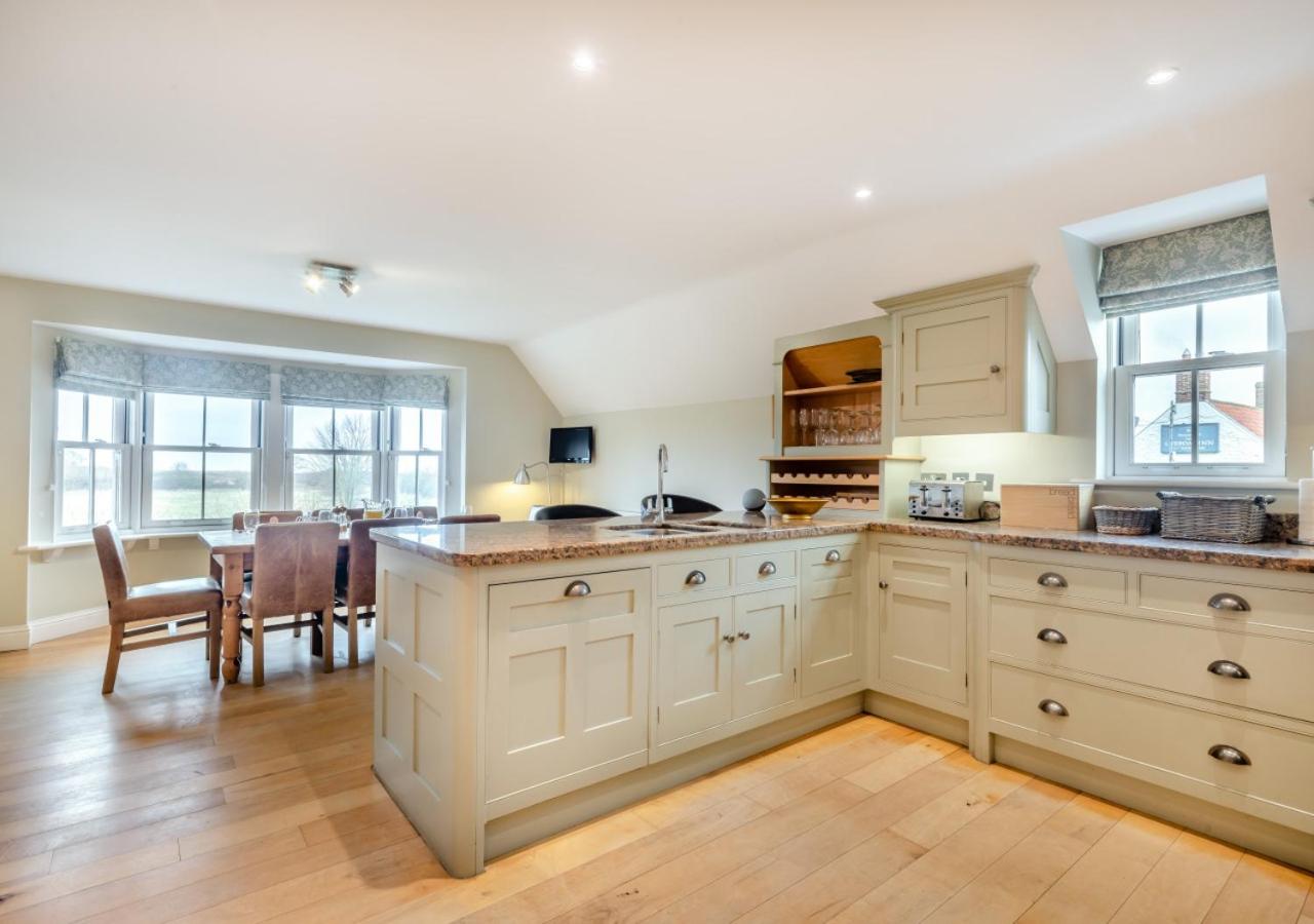 4 Bed in Thornham oc-888
