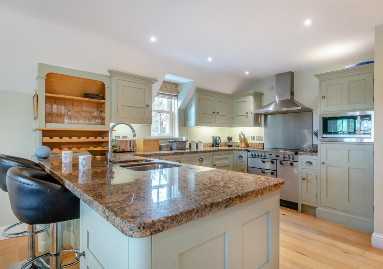 4 Bed in Thornham oc-888