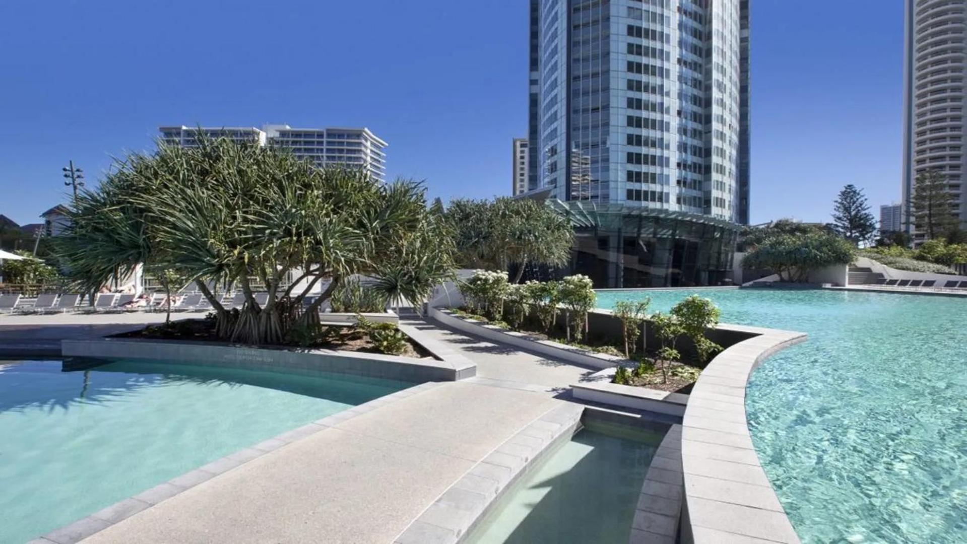 Hinterland Views! - Q Tower Apartments - From Level 3 - Self Contained & Privately Managed - Wow Stay