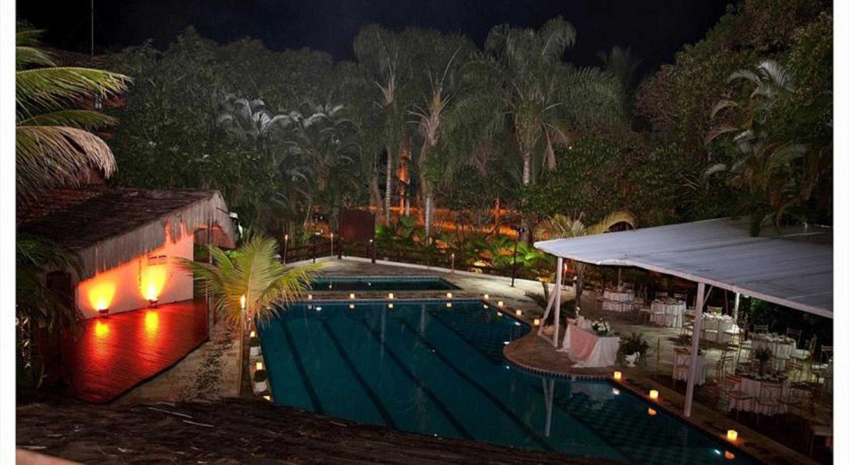 Flat Amarilis Riviera de São Lourenço Apartamento Duplex inteiro, 3 piscinas climatizadas, carregador veiculo elétrico, cozinha equipada completa, serviço 