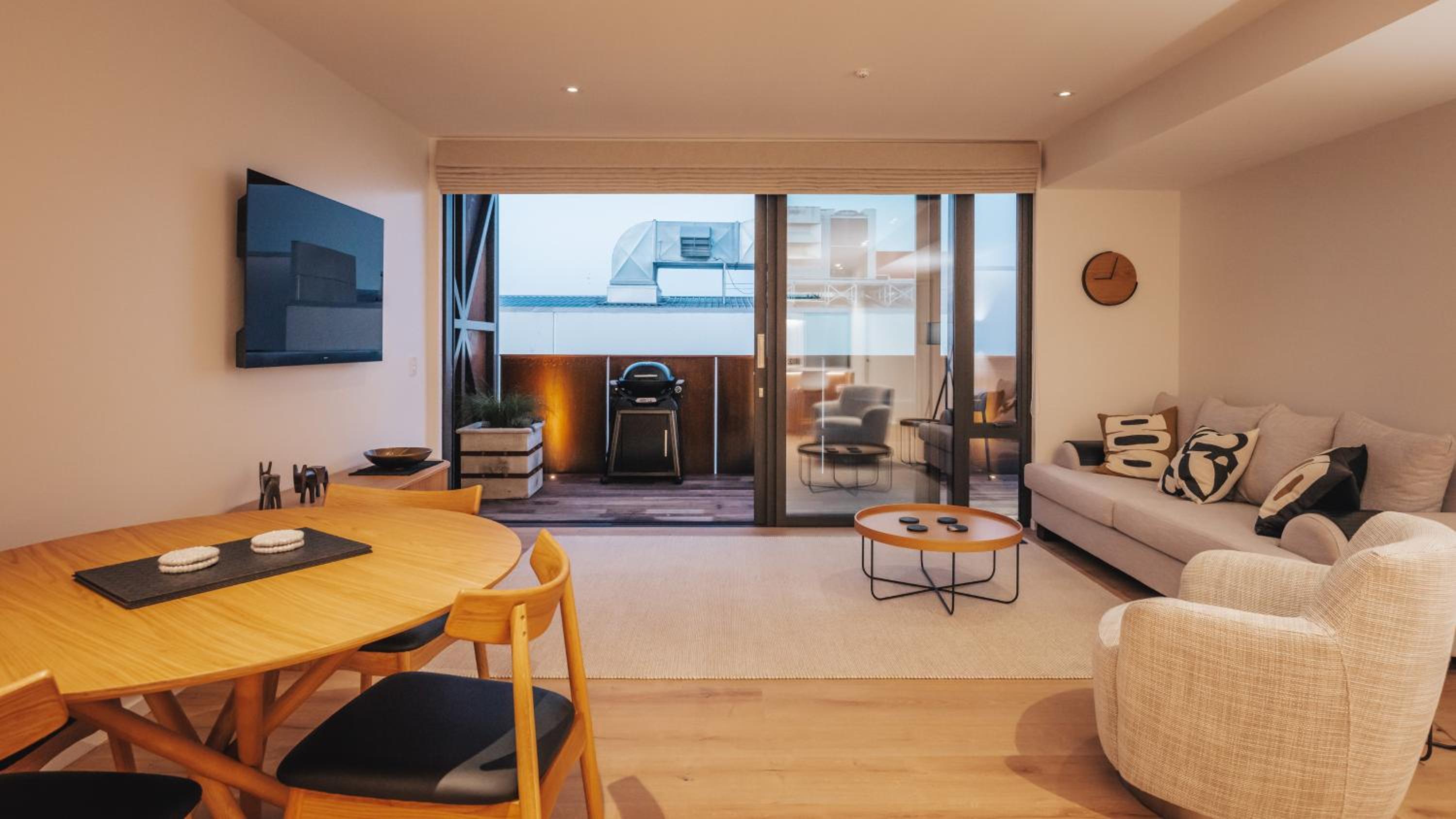 Beautiful urban apartment 5 view 3