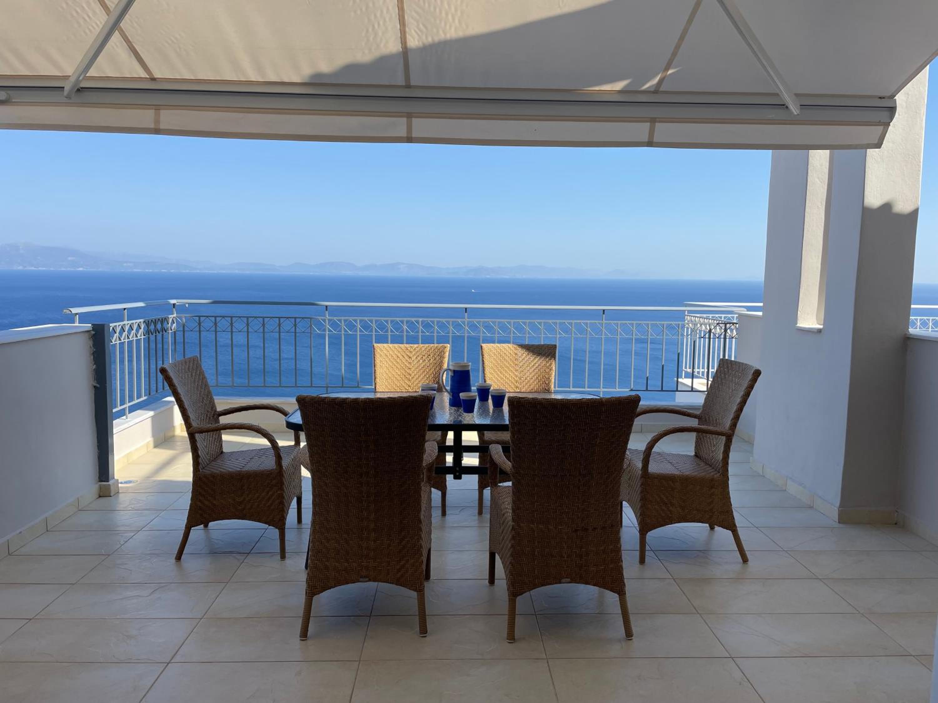 Akoumaros Breeze