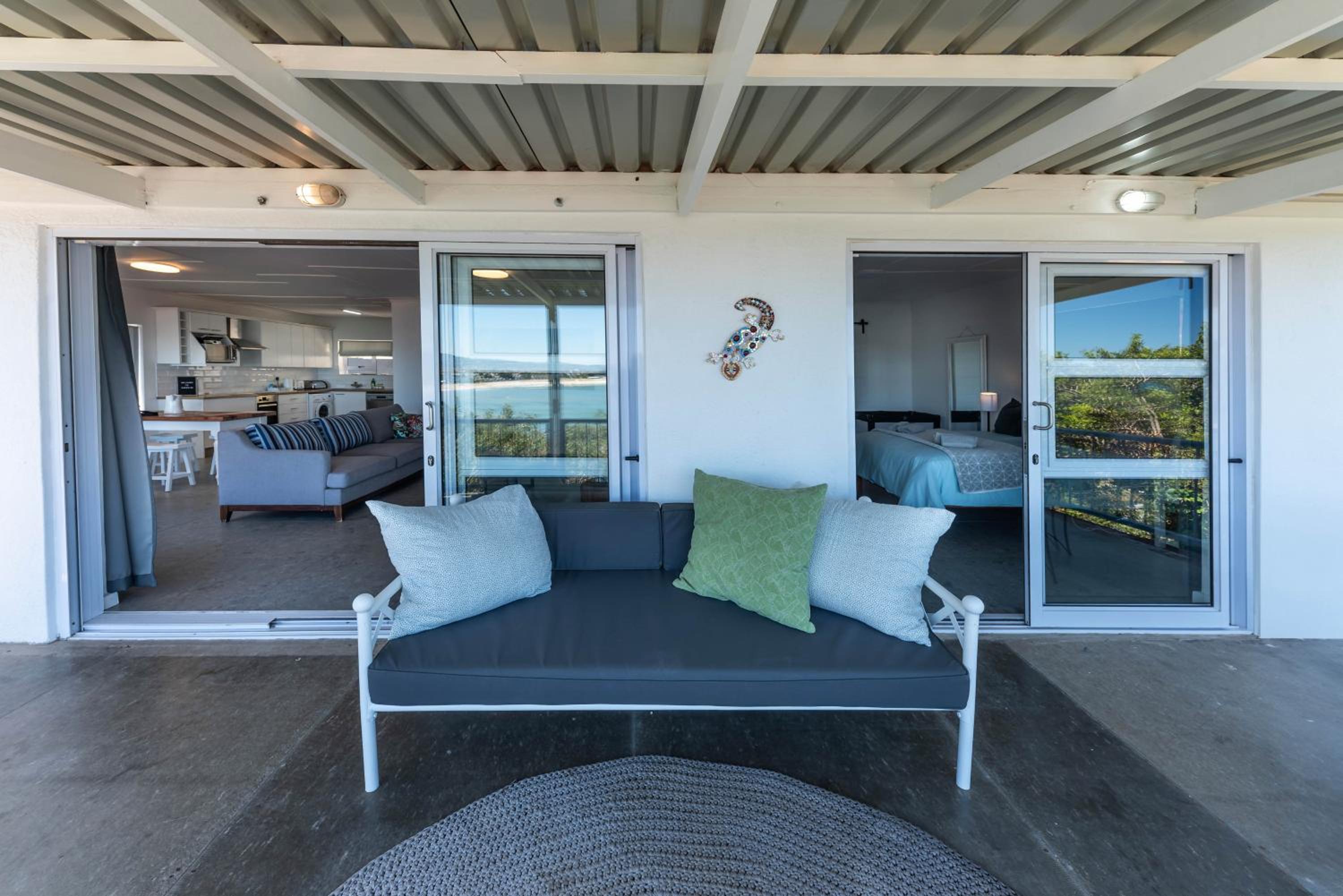 'Seaside Cottage', Sleeps 4 with a 3 minute walk from the beach!