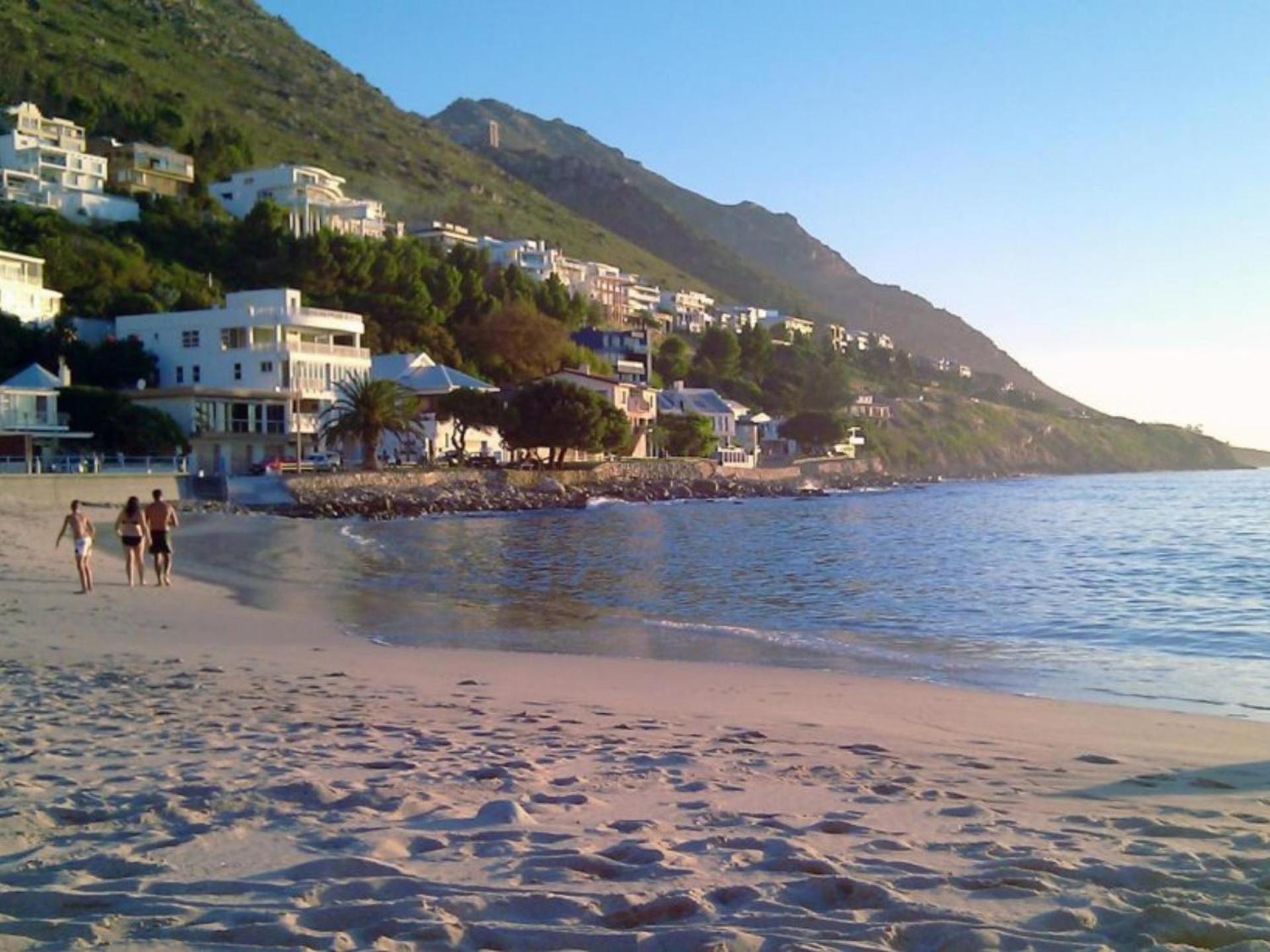 'Seaside Cottage', Sleeps 4 with a 3 minute walk from the beach!