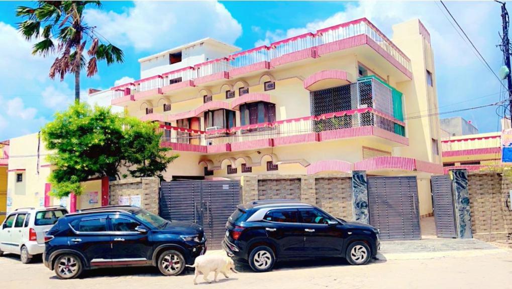 MAKHEJA HOME STAY