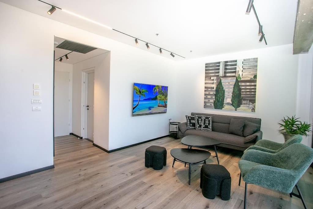 Stunning 1BR Beach Apartment view 2