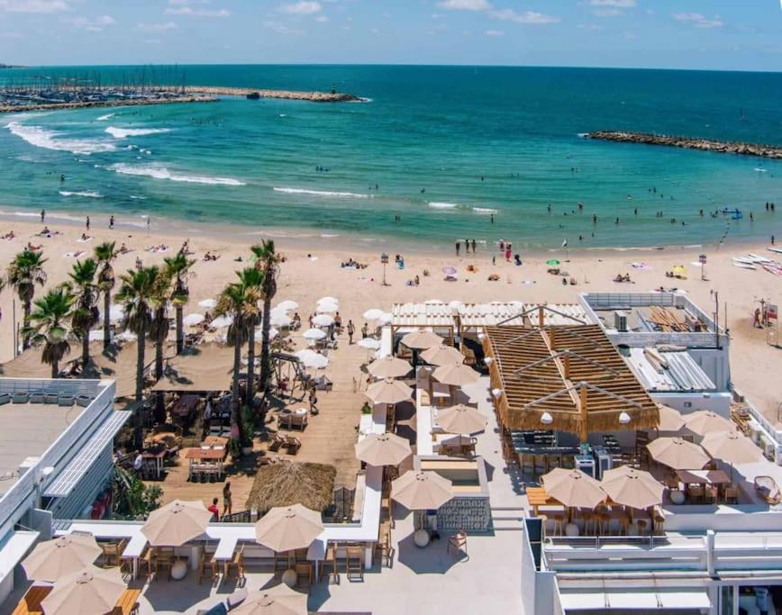Stunning 1BR Beach Apartment view 5