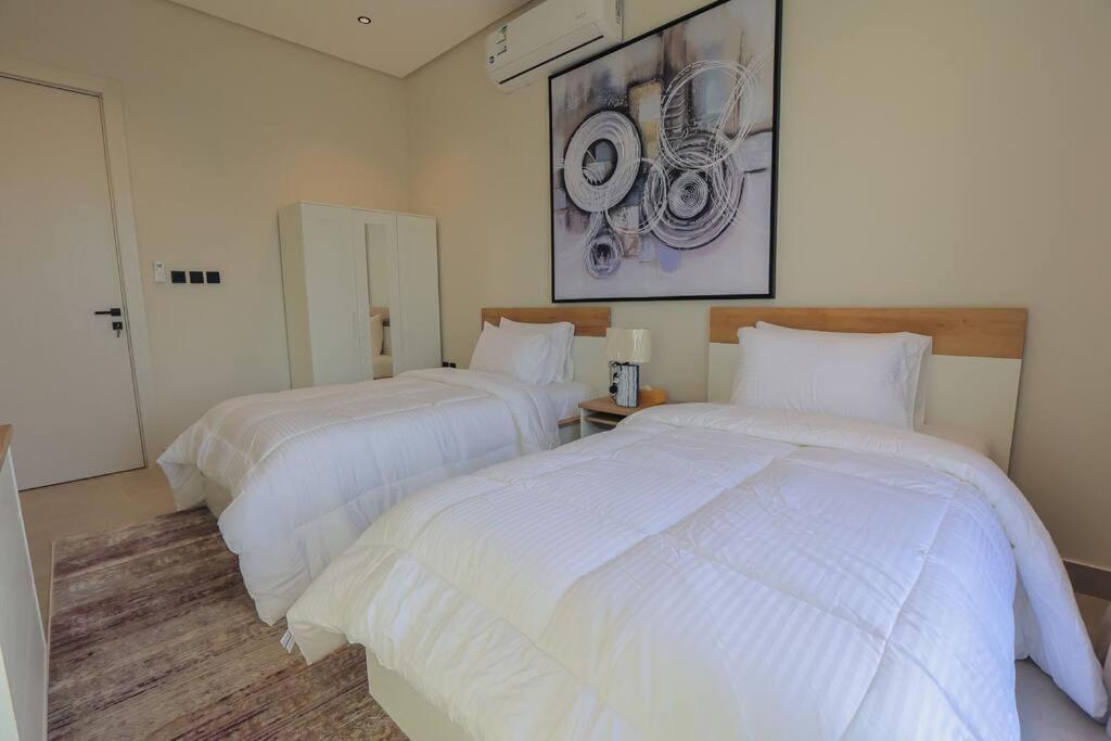 Modern 3BR in Al aredh, King Bed, Parking - R115