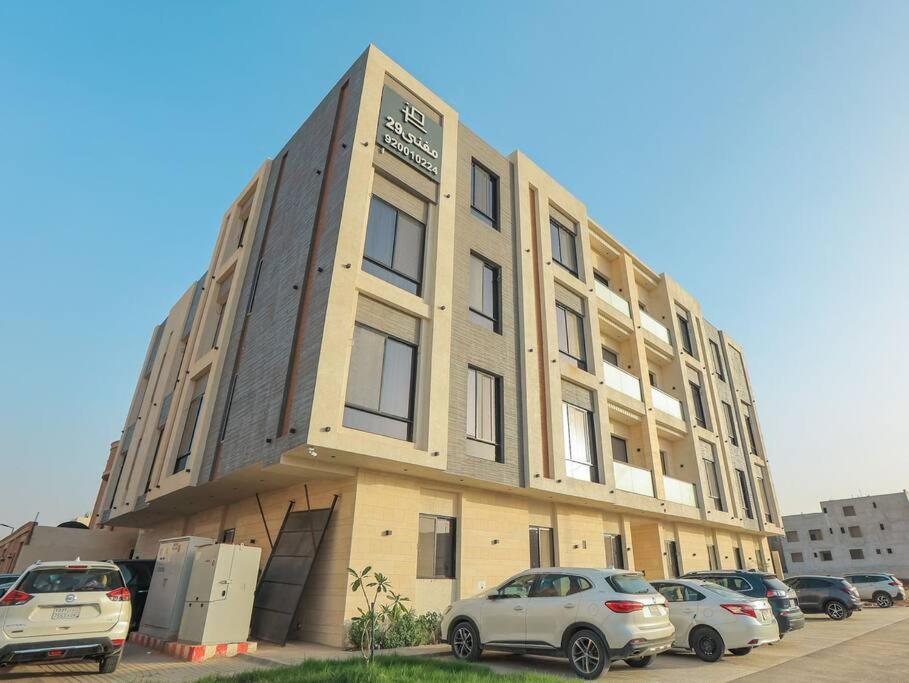 Modern 3BR in Al aredh, King Bed, Parking - R115