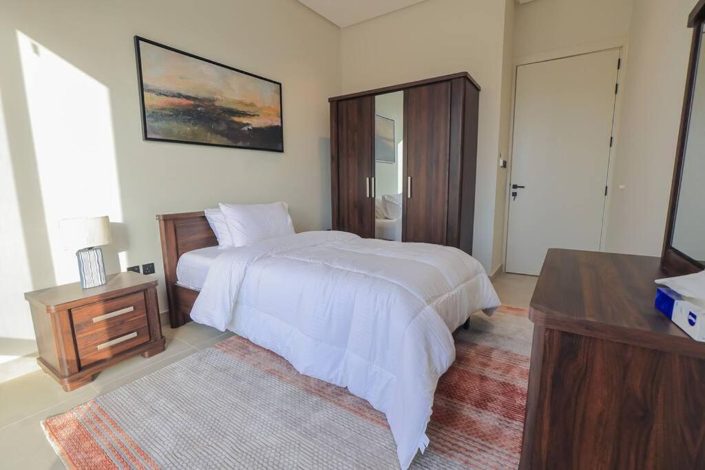 Modern 3BR in Al aredh, King Bed, Parking - R115