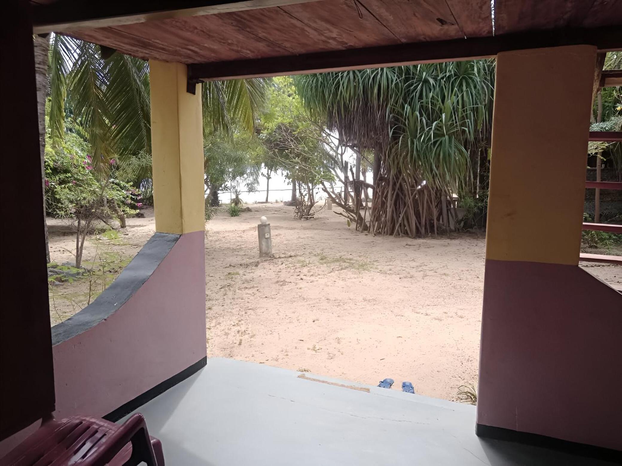 Breezy Beach Cabanas
