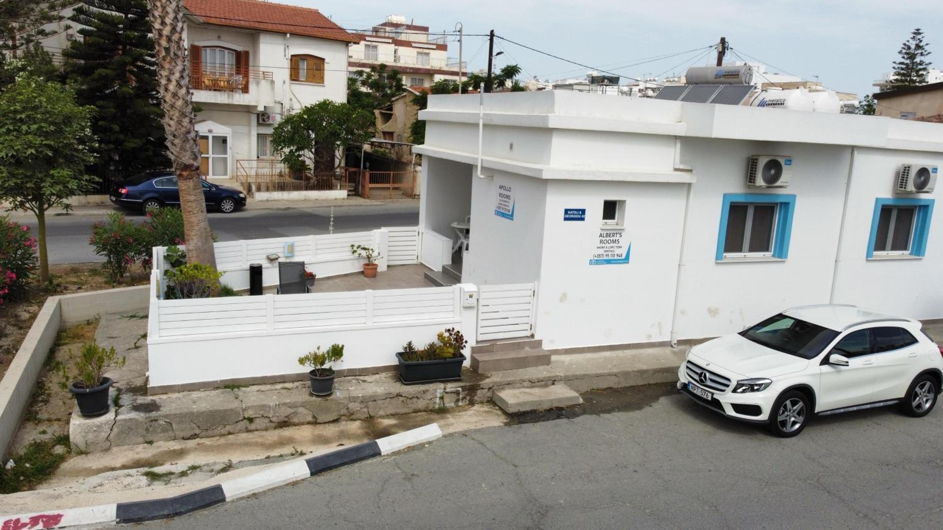 Apollo Rooms by Albert's Apartment