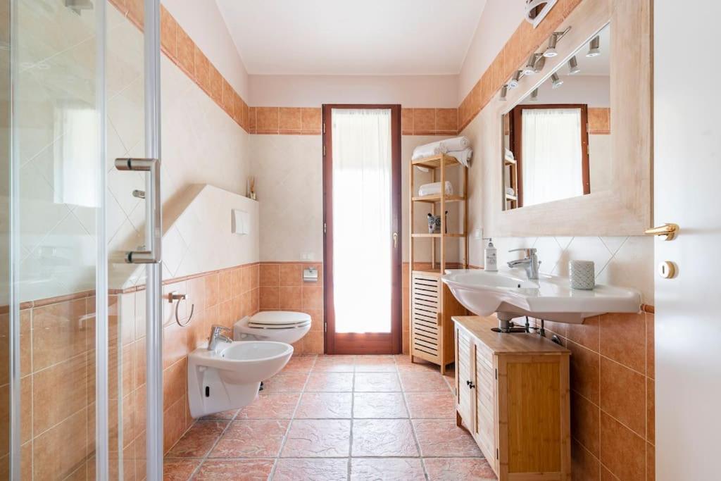 Prestigiosa Villa a Chia - Parcheggio riservato view 3