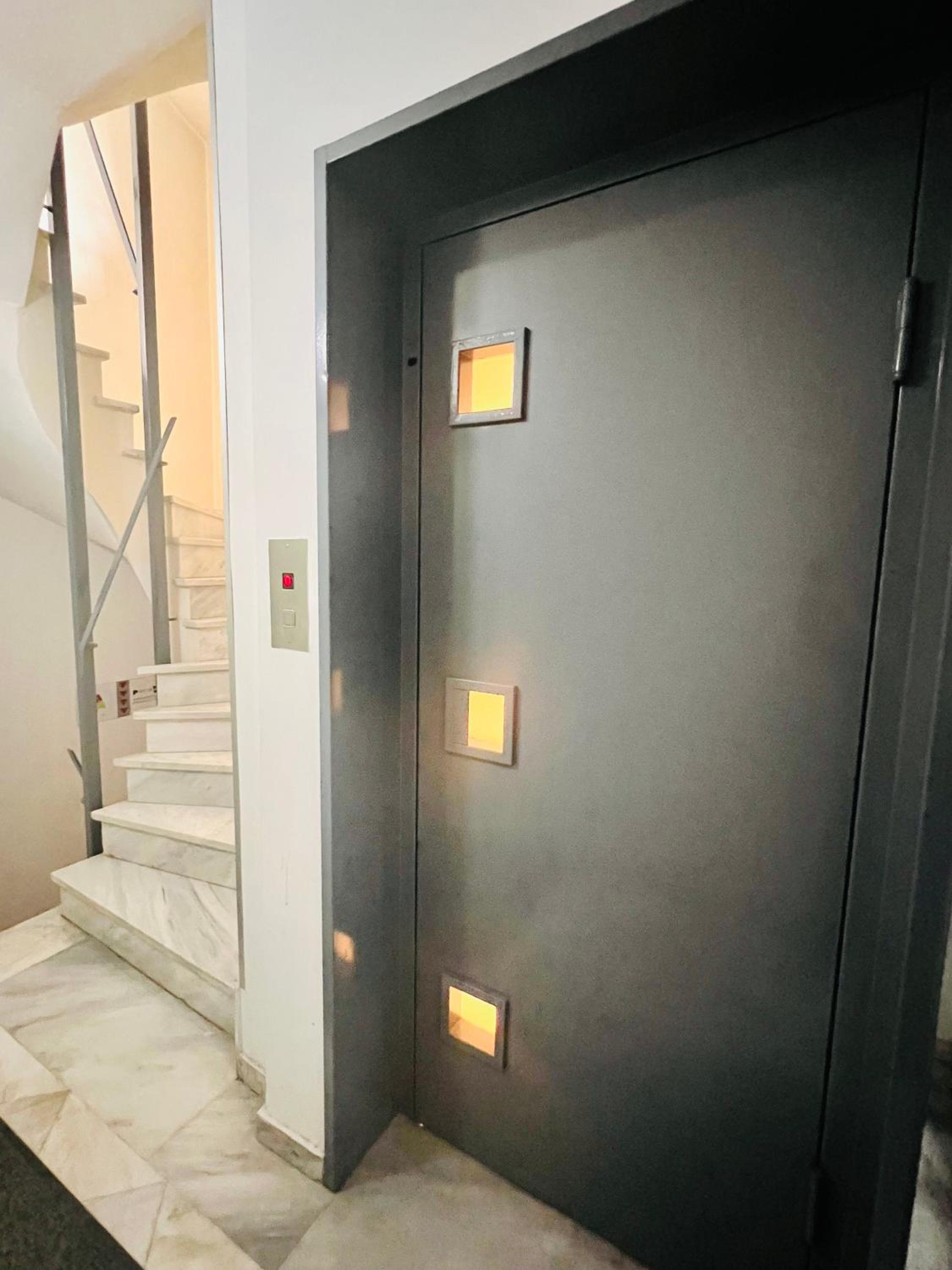 Blue Spacious Flat wt Parking nr Marousi Hospitals, by PromosHomes