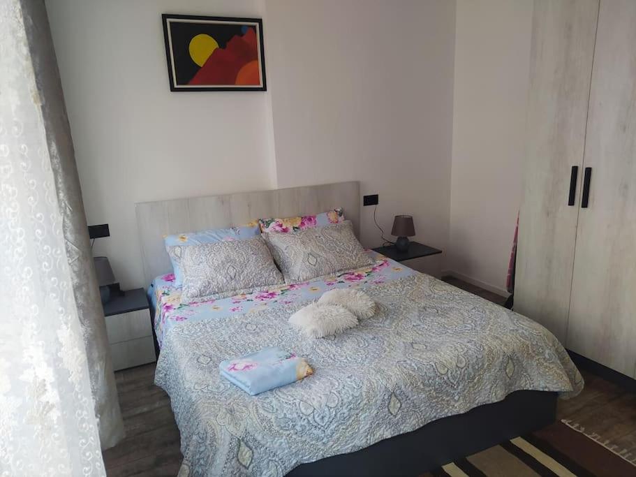 1# Lovely 1-Bedroom condo in Tiranë (Tirana) photo 3