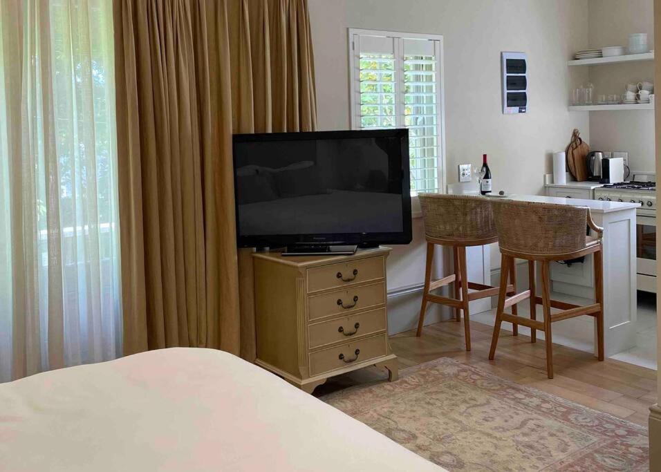 The Alphen Cottage view 5