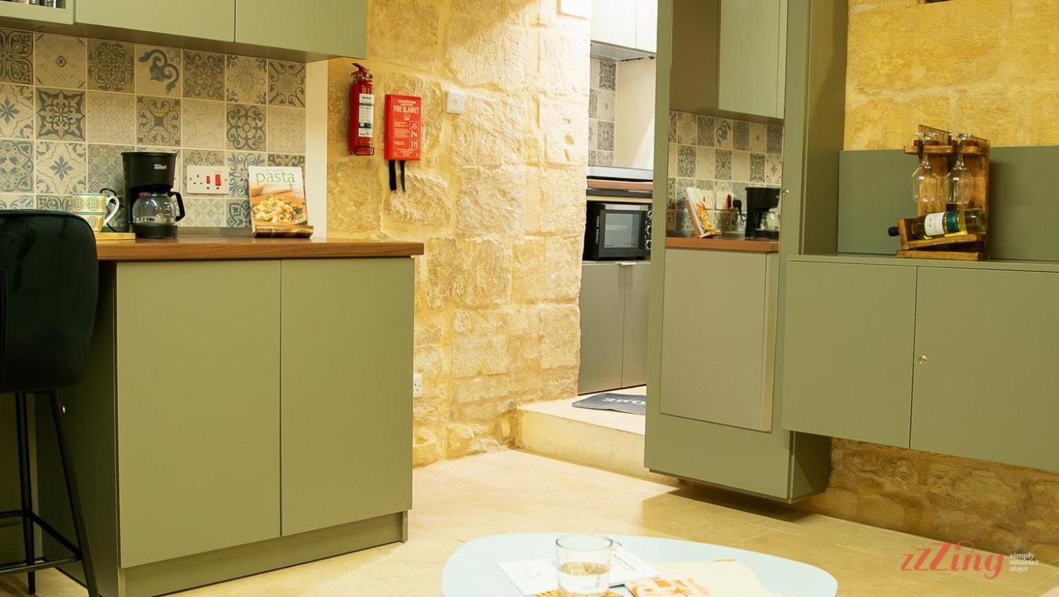 A traditional Maltese home in the Three Cities view 4