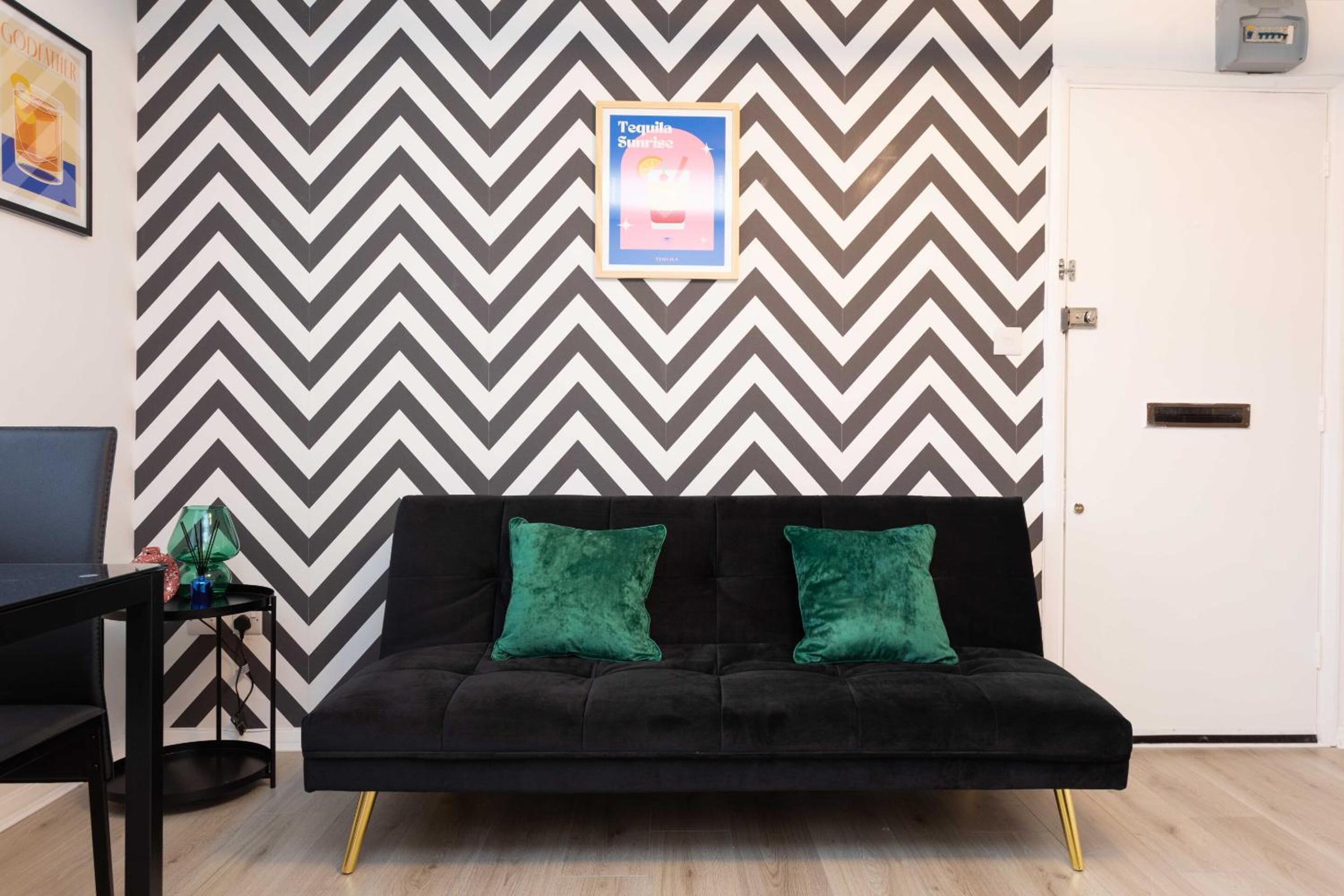 Modern flat - Sleeps 3 - London view 2