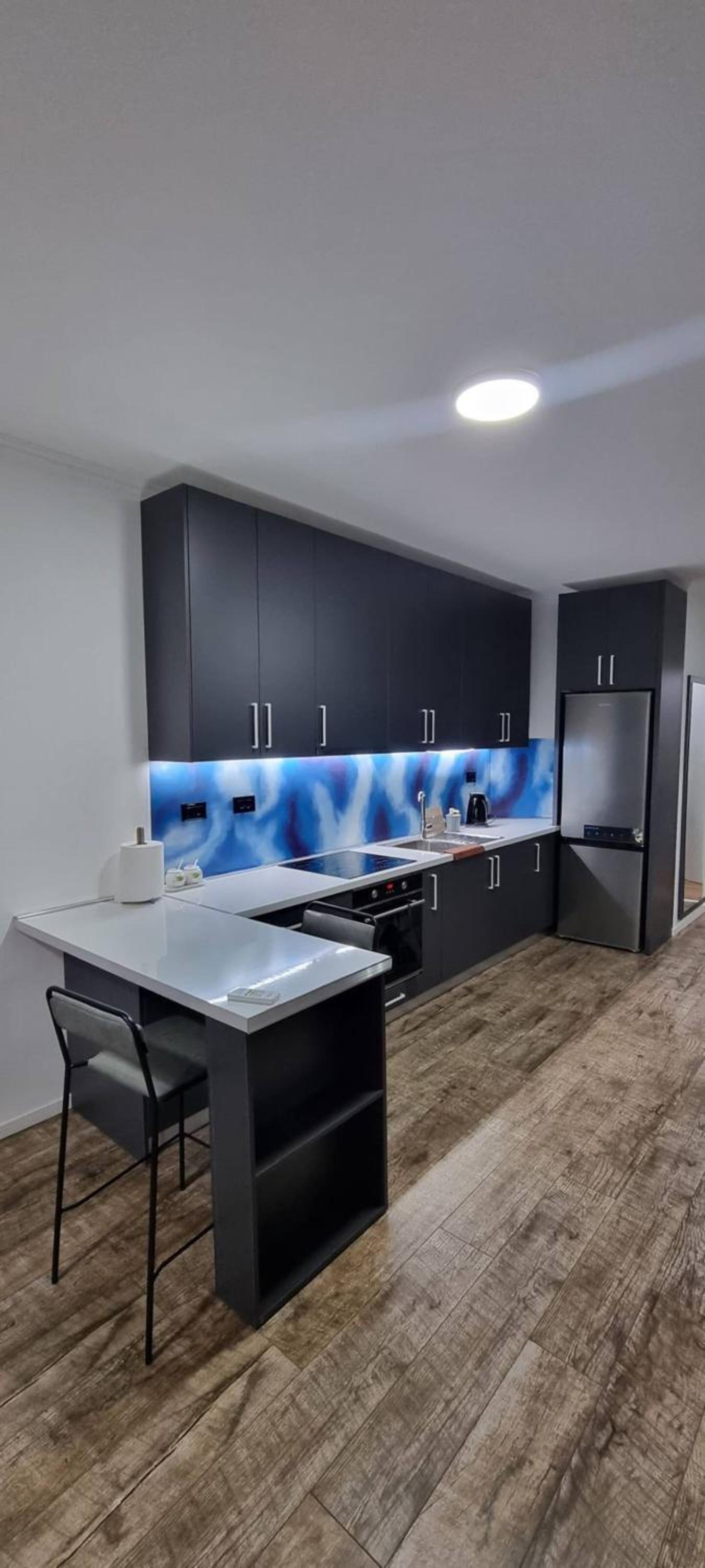 2# Lovely spacious 1-Bedroom Apart photo 2