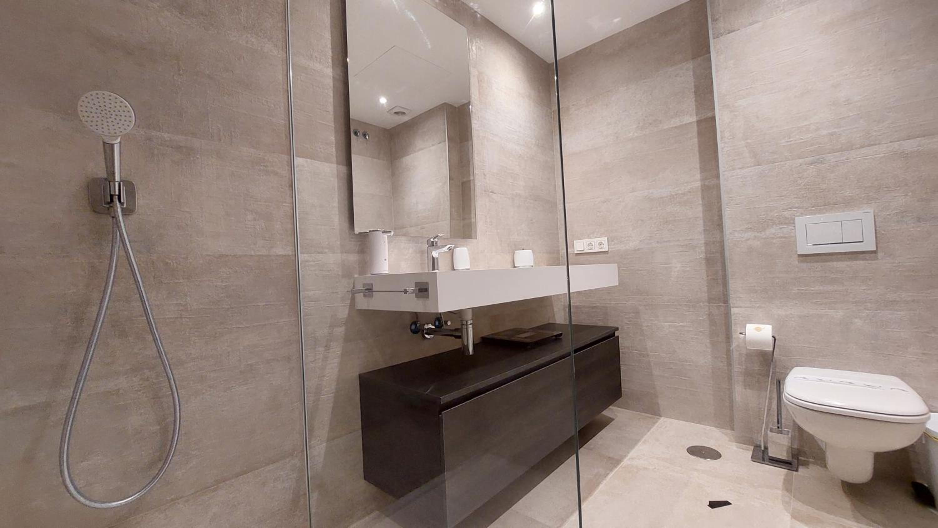 Luxury in Alcazaba Lagoon