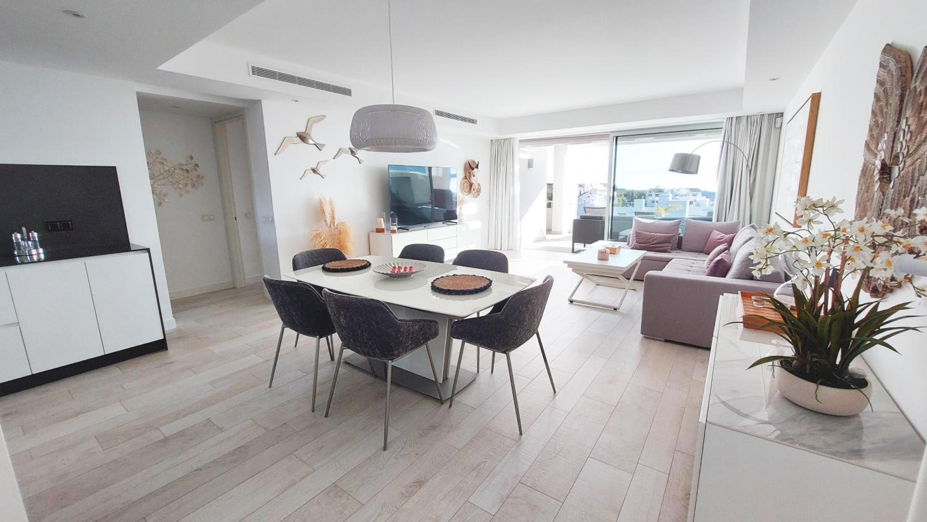 Luxury in Alcazaba Lagoon