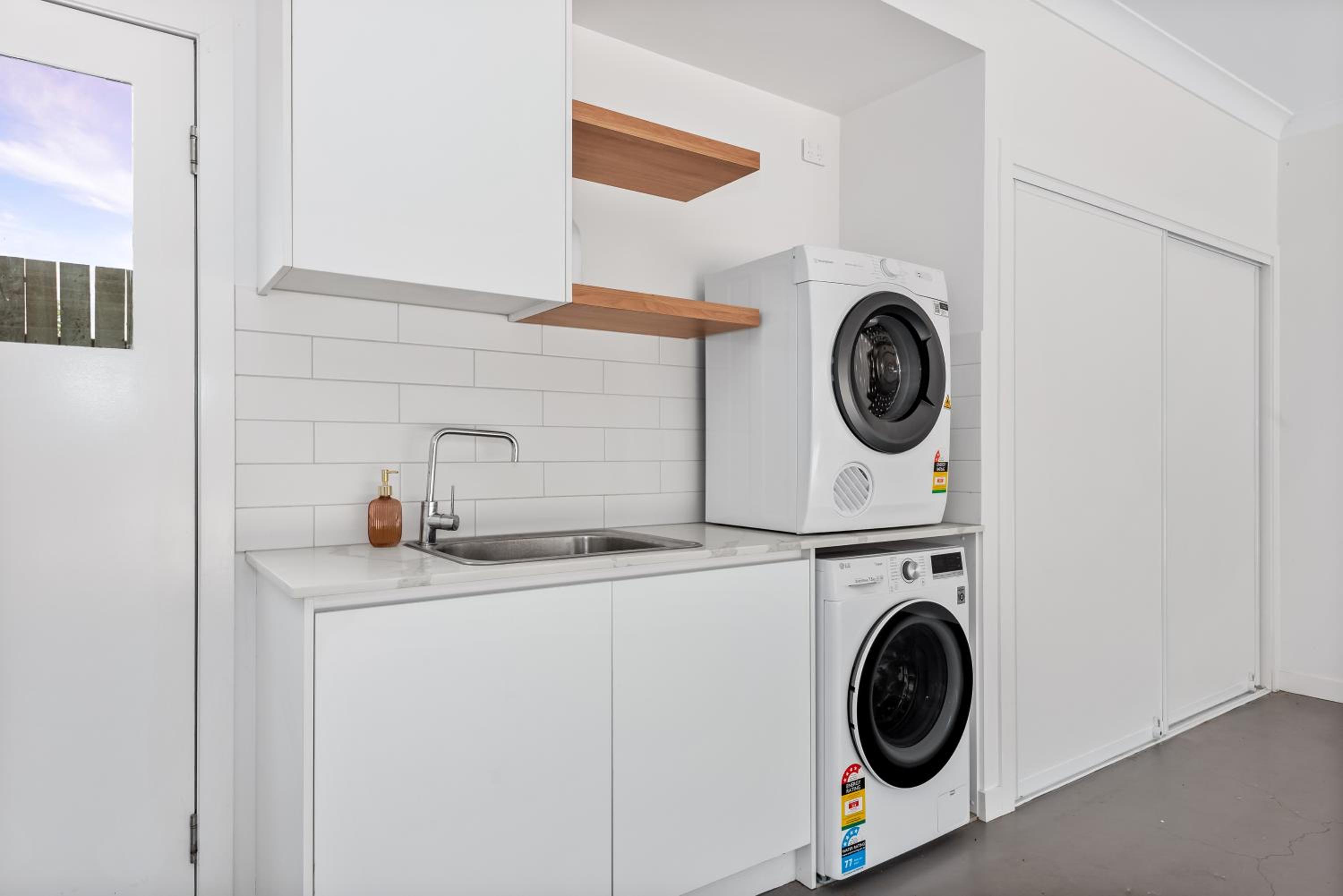 Hestia Villa - Luxury Retreat near CBD and Grammar
