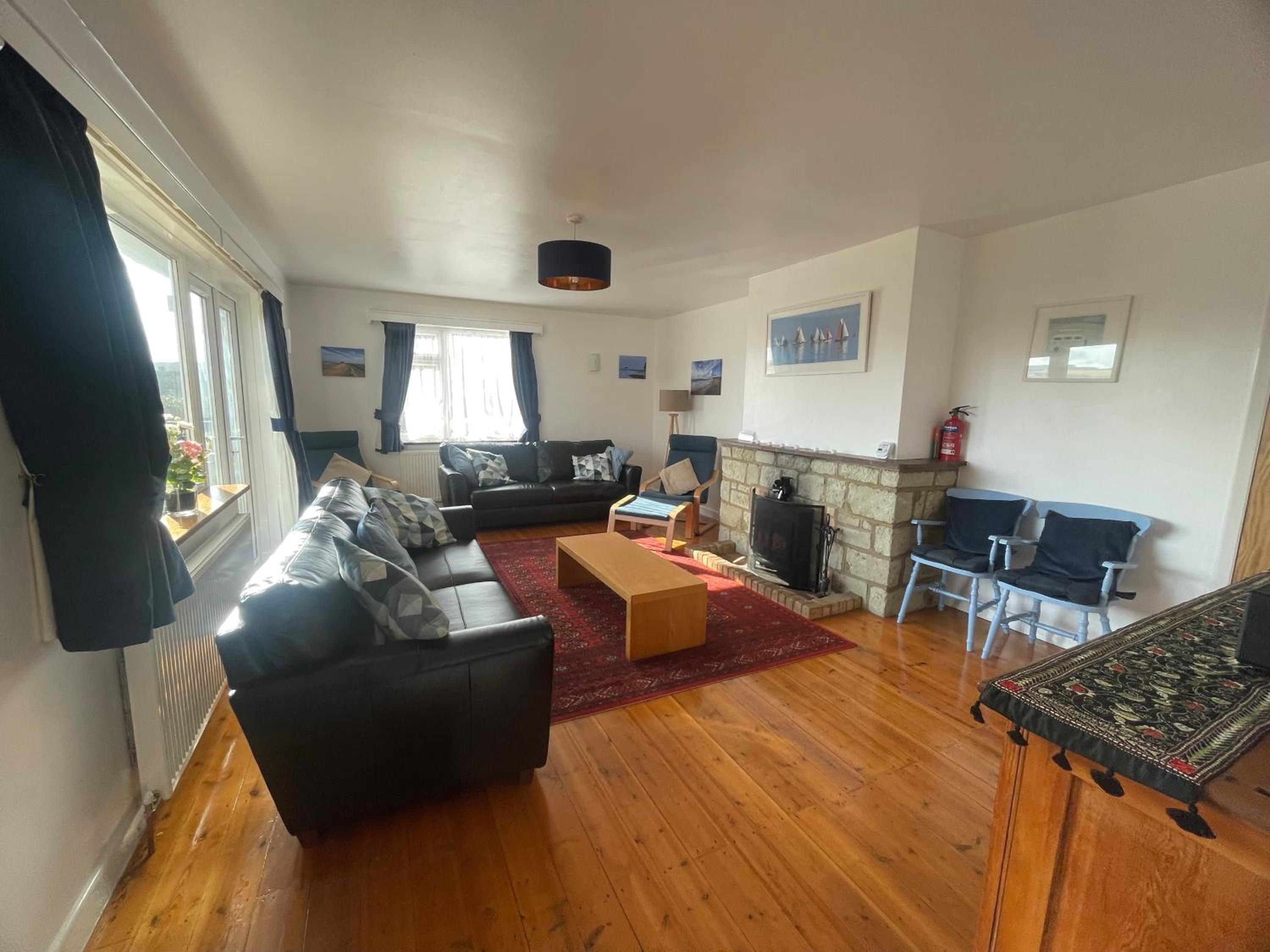 Three Gables, West Wight village house, Sleeps 10 view 5