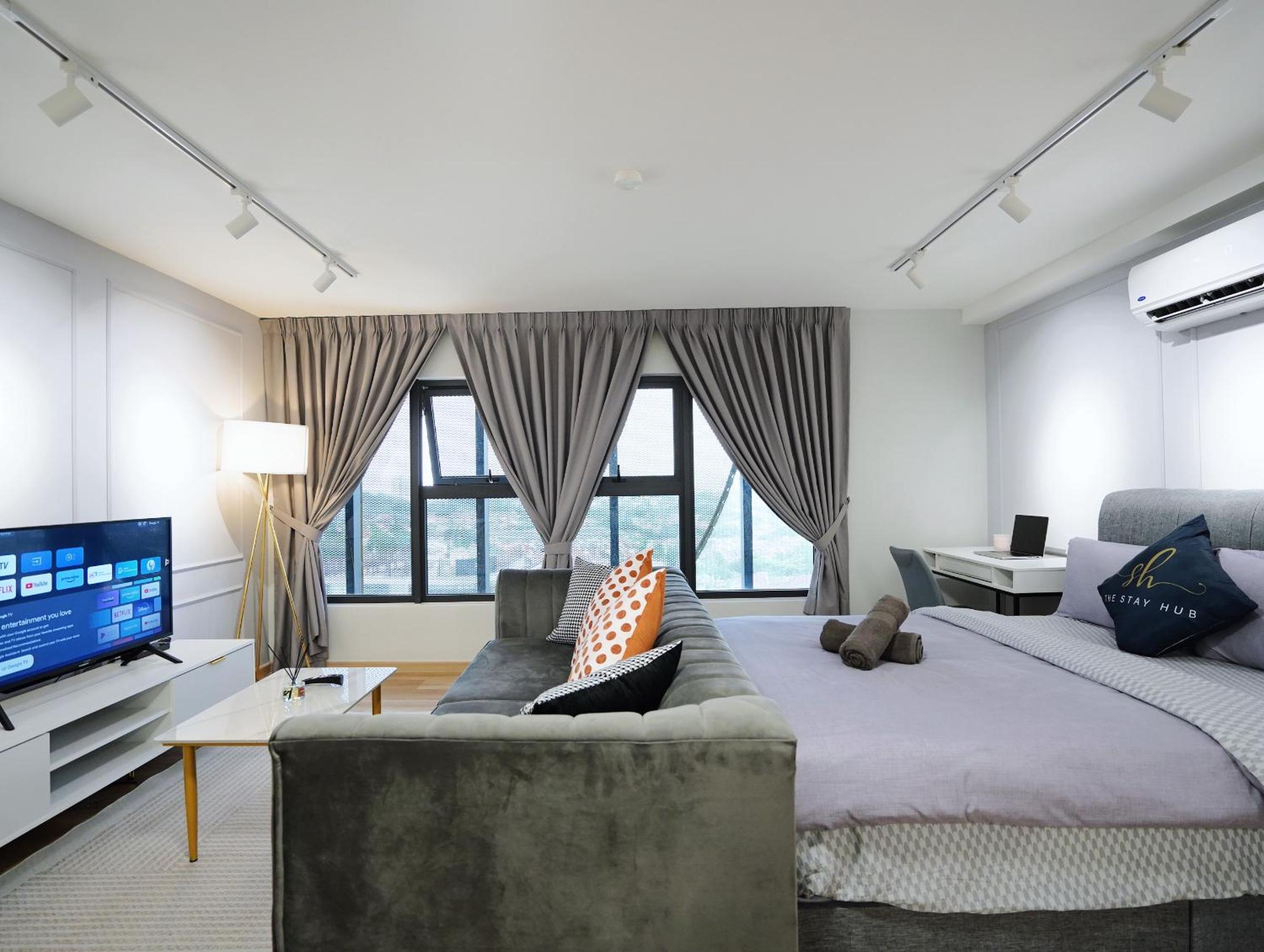 Arte Cheras Luxury Suites - Near TBS & MRT - Easy Access to TRX, Stadium -Bukit Jalil, KLCC- Free 1Parking