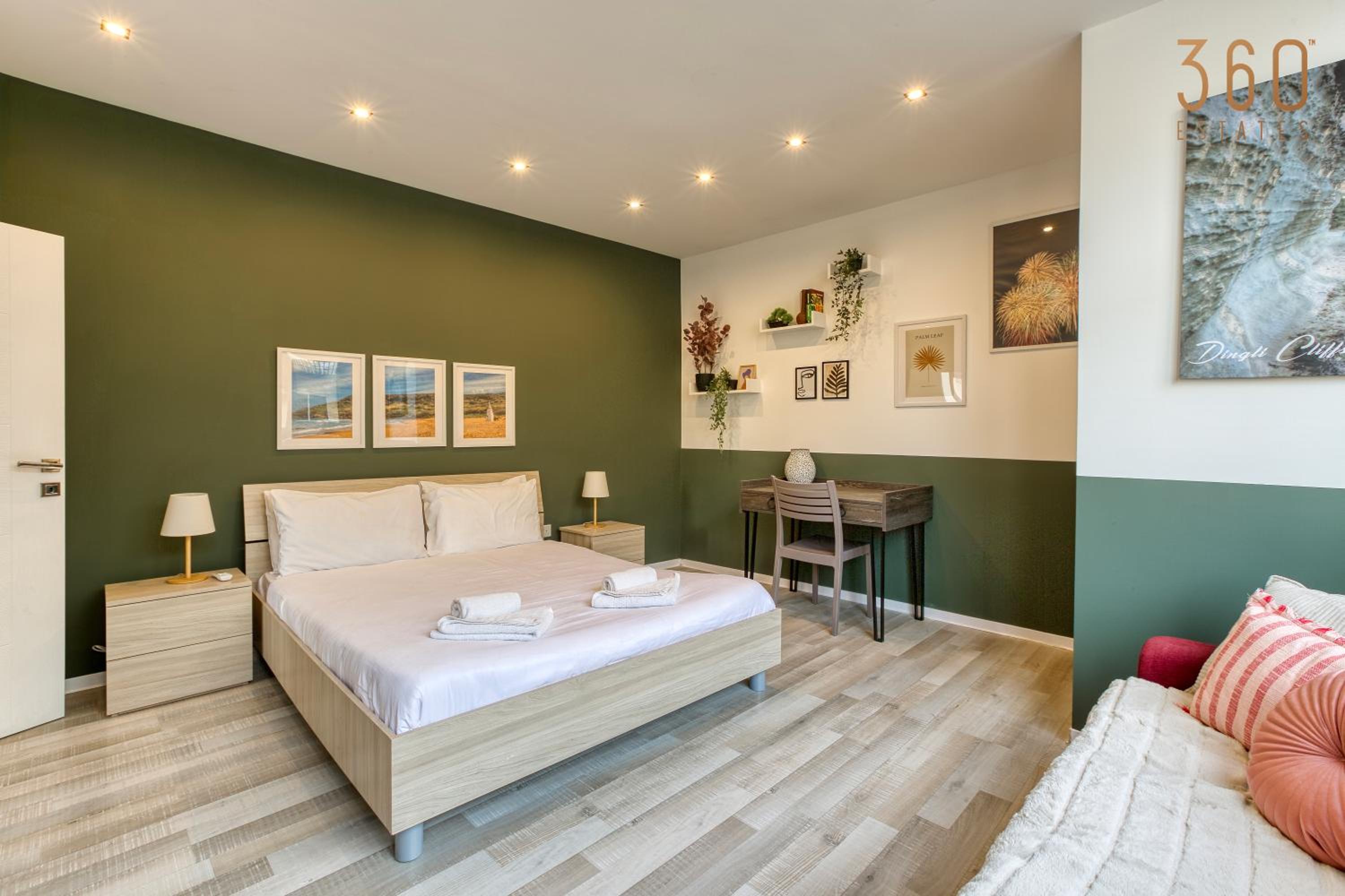Central Paceville Penthouse + Terrace & City Vibes view 2