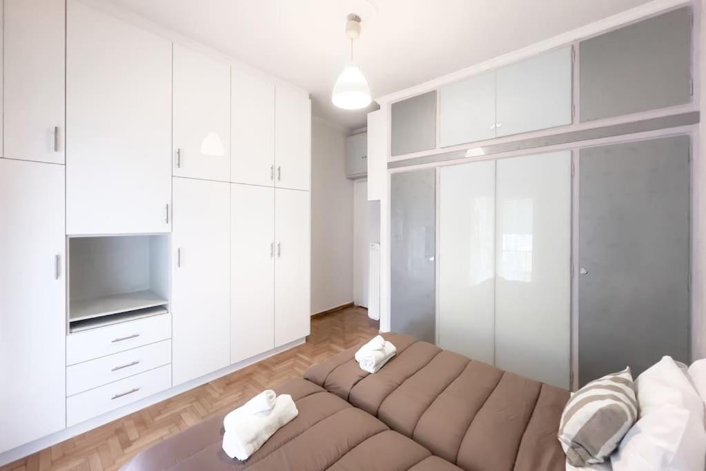 Urban Dreamscape Apt near Acropolis