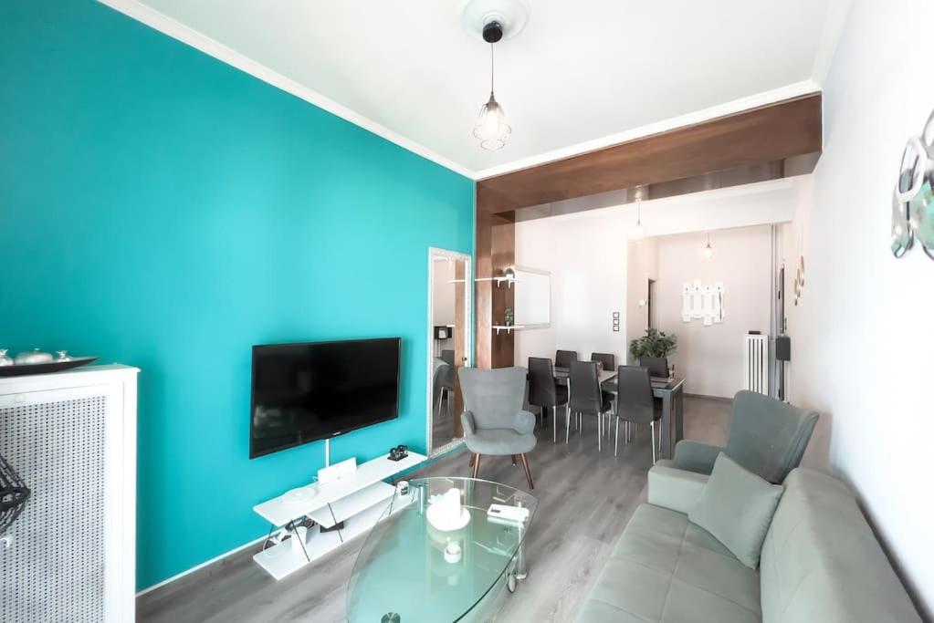 Urban Dreamscape Apt near Acropolis