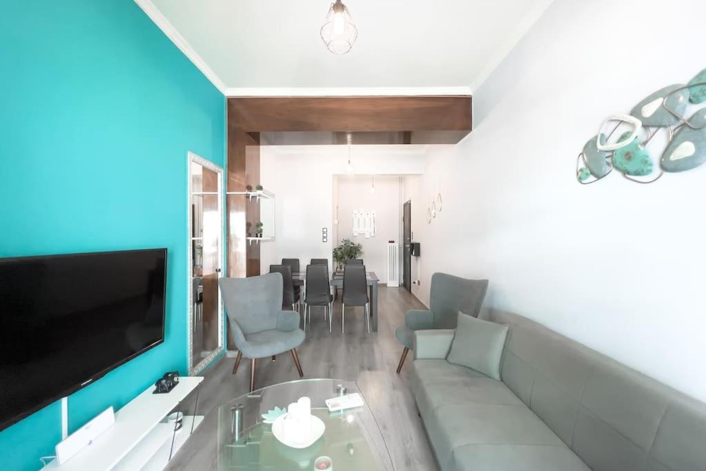 Urban Dreamscape Apt near Acropolis