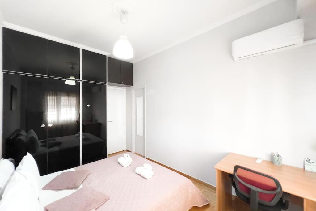 Urban Dreamscape Apt near Acropolis