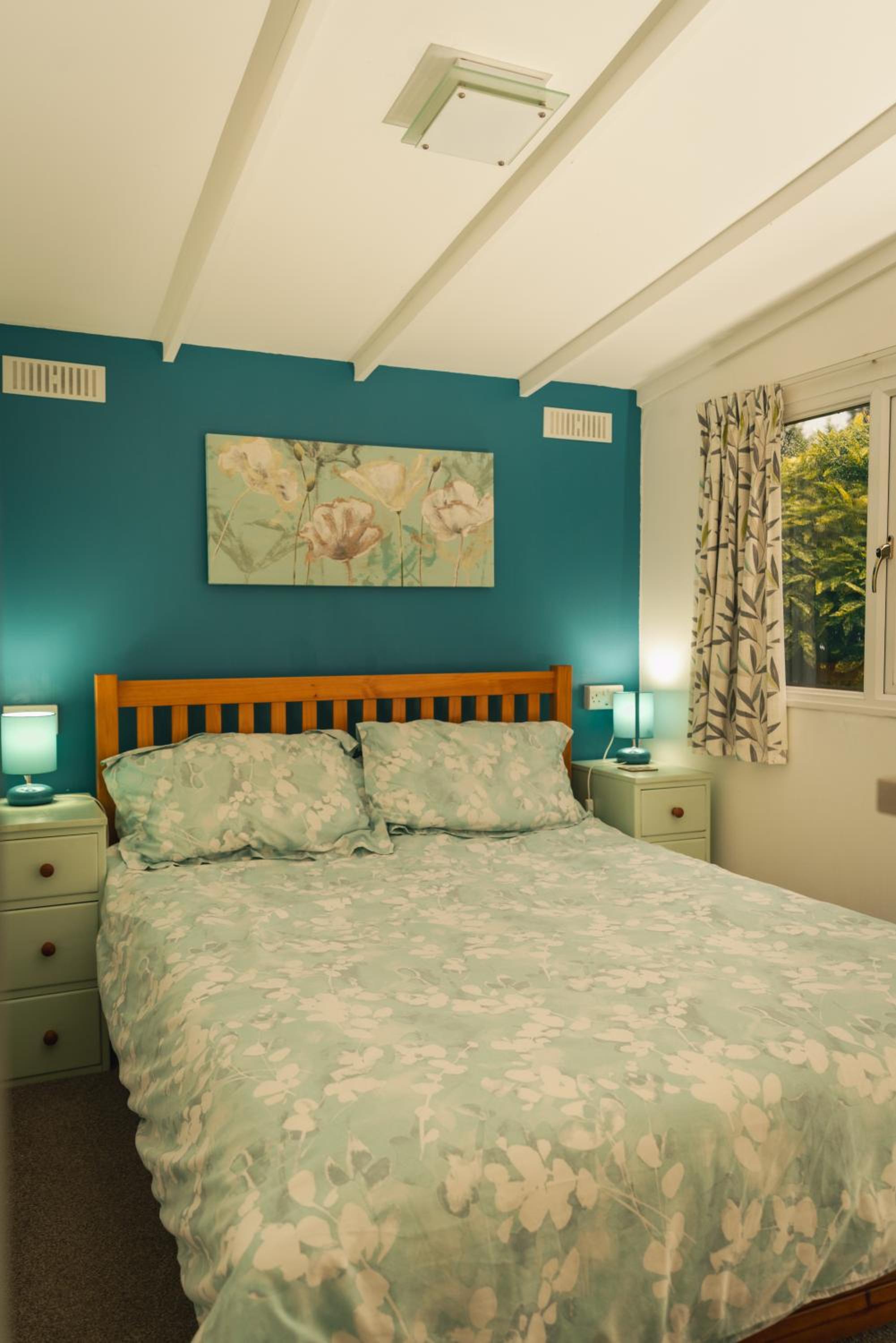 Bunny Lodge 30 - Riverside view 4
