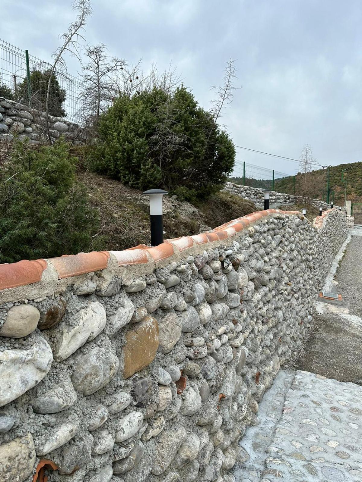 Qyteza Guest House & Camping