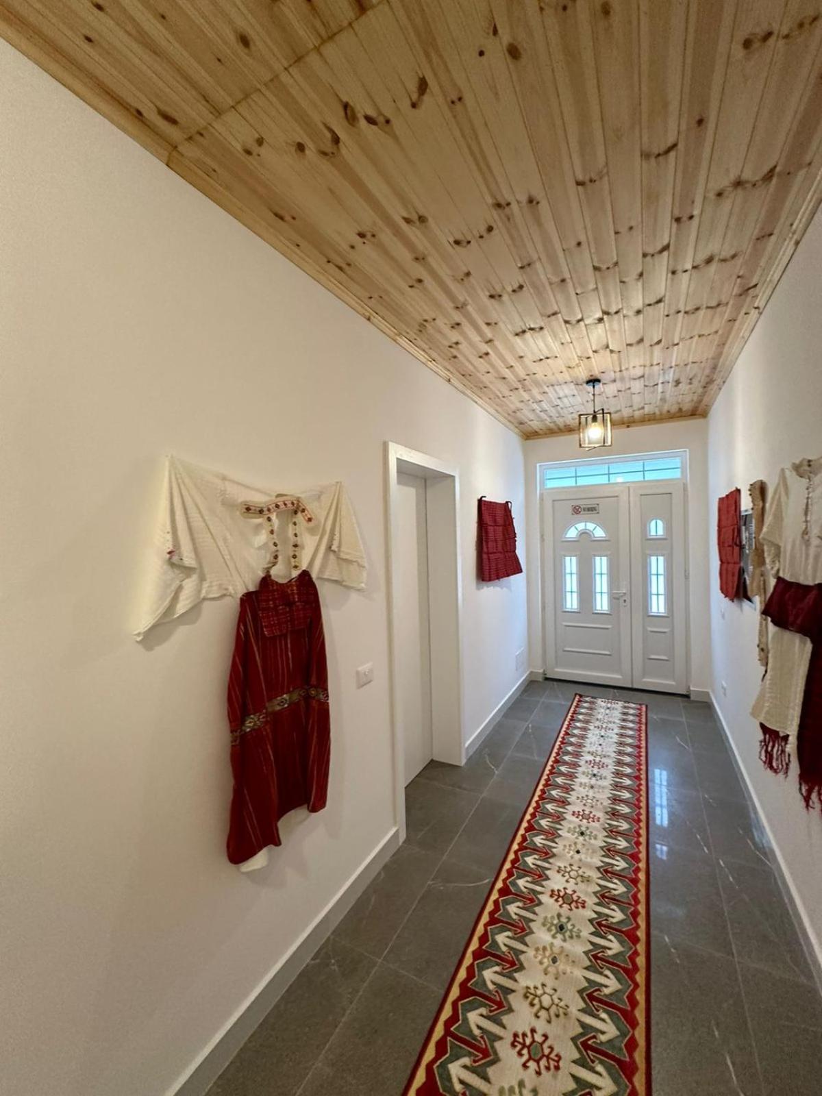Qyteza Guest House & Camping