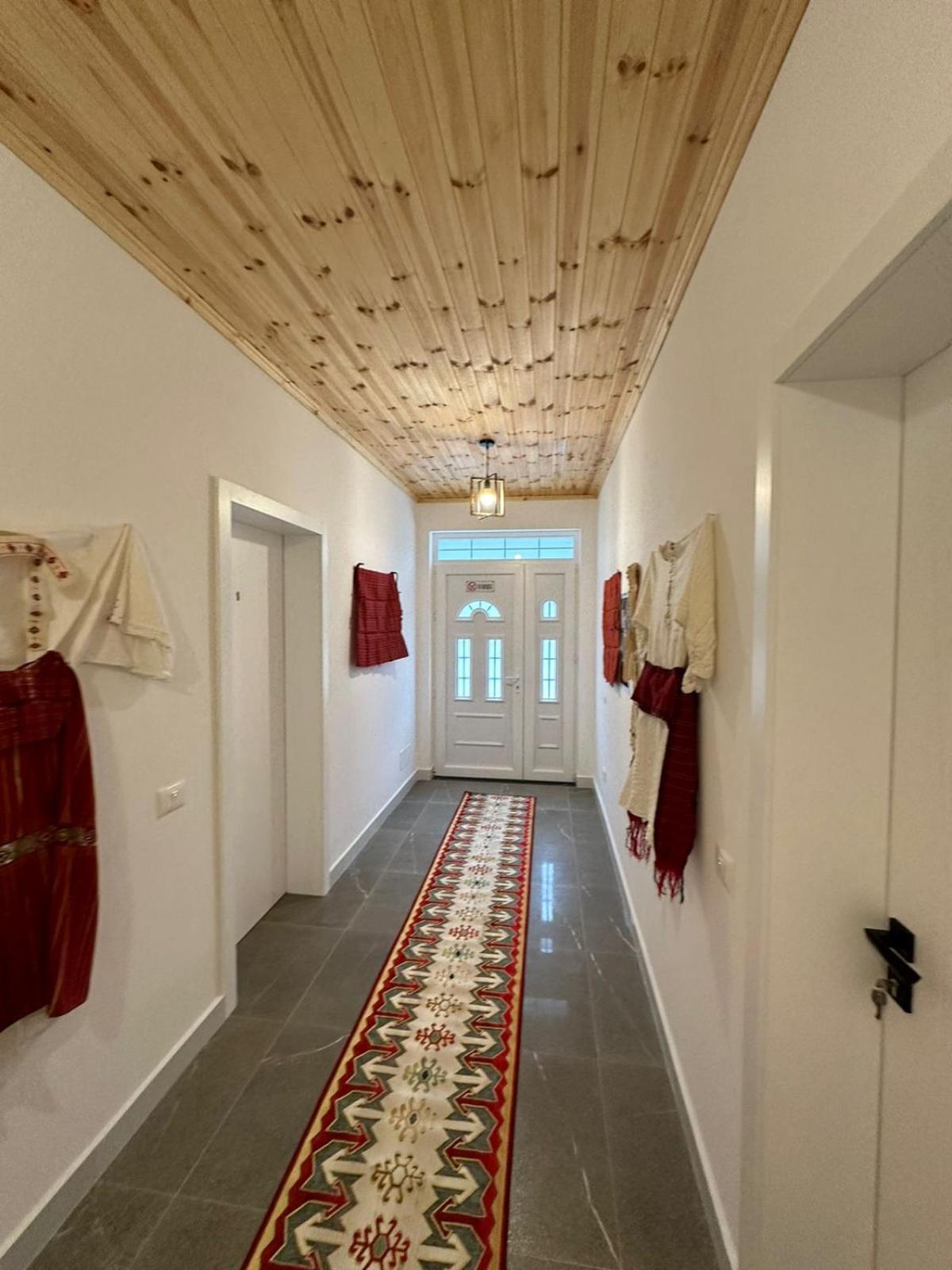 Qyteza Guest House & Camping