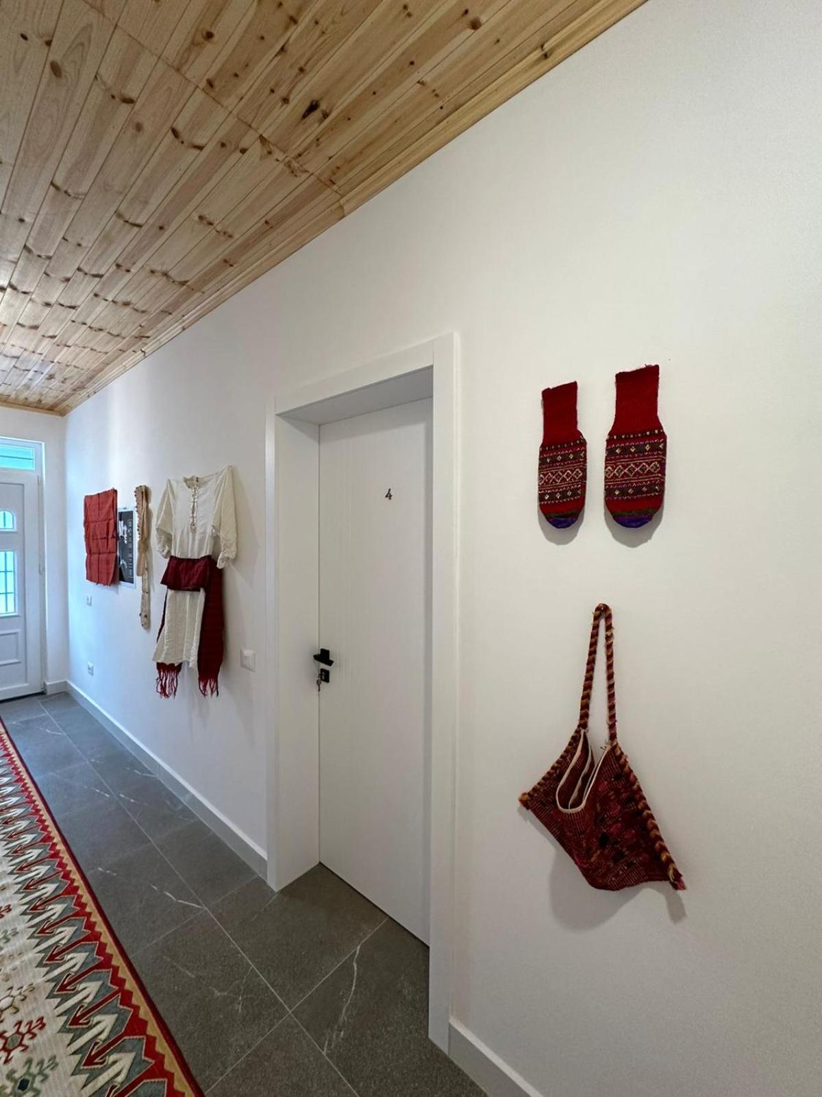 Qyteza Guest House & Camping