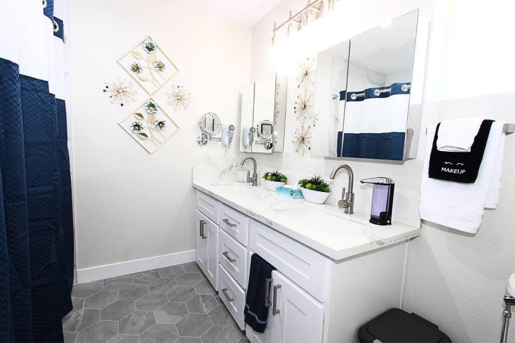 NEW! 2-Bedroom Fontana Guest House close to Kaiser Permanente view 4