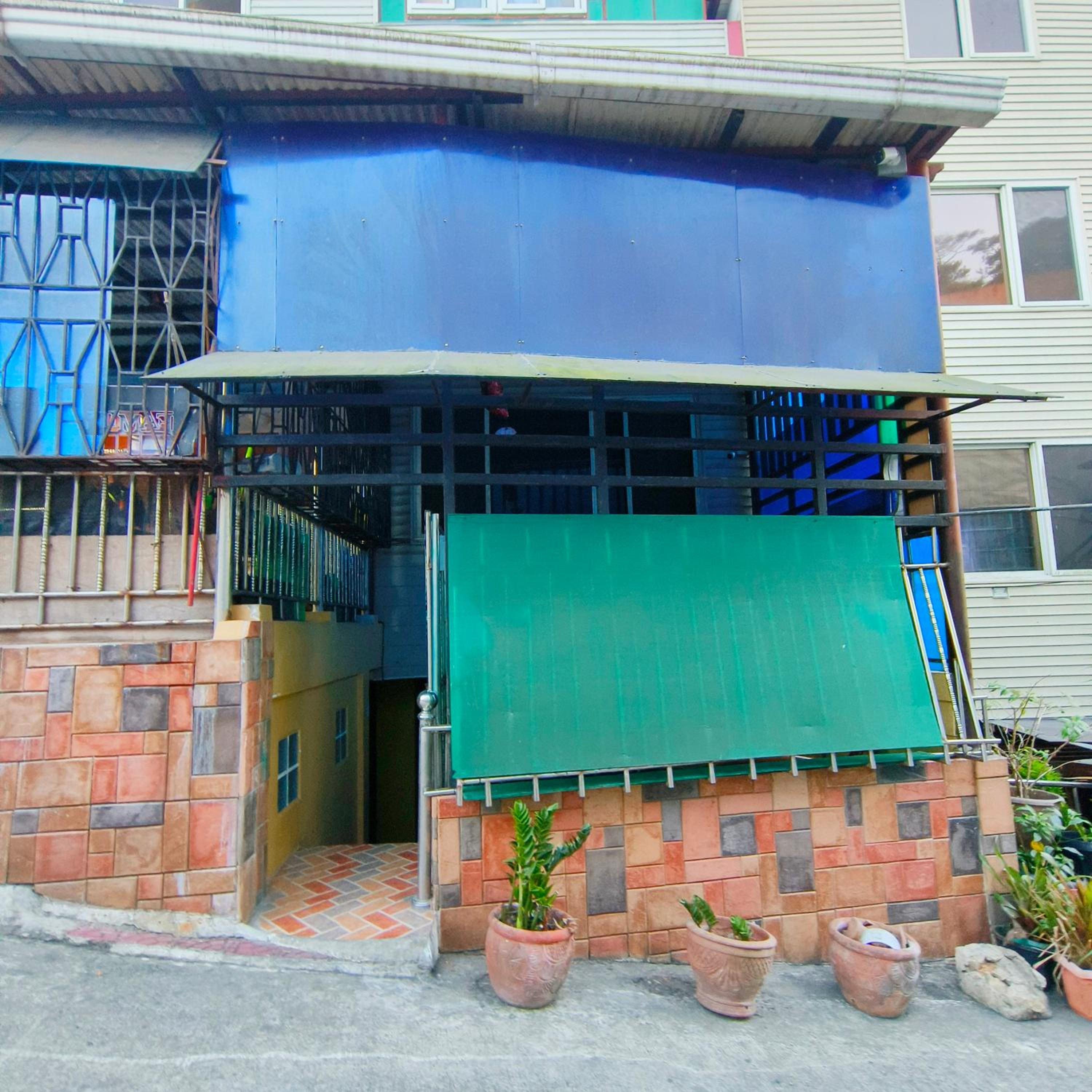 Budget Accommodation near town