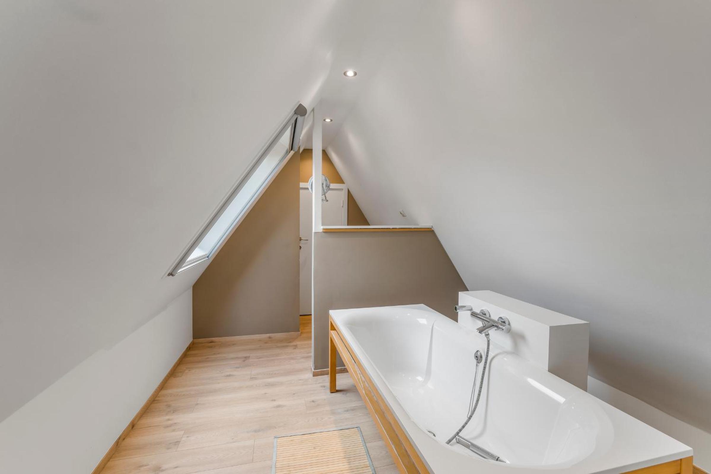 Brugse charme huis met tuin aan het water 8p