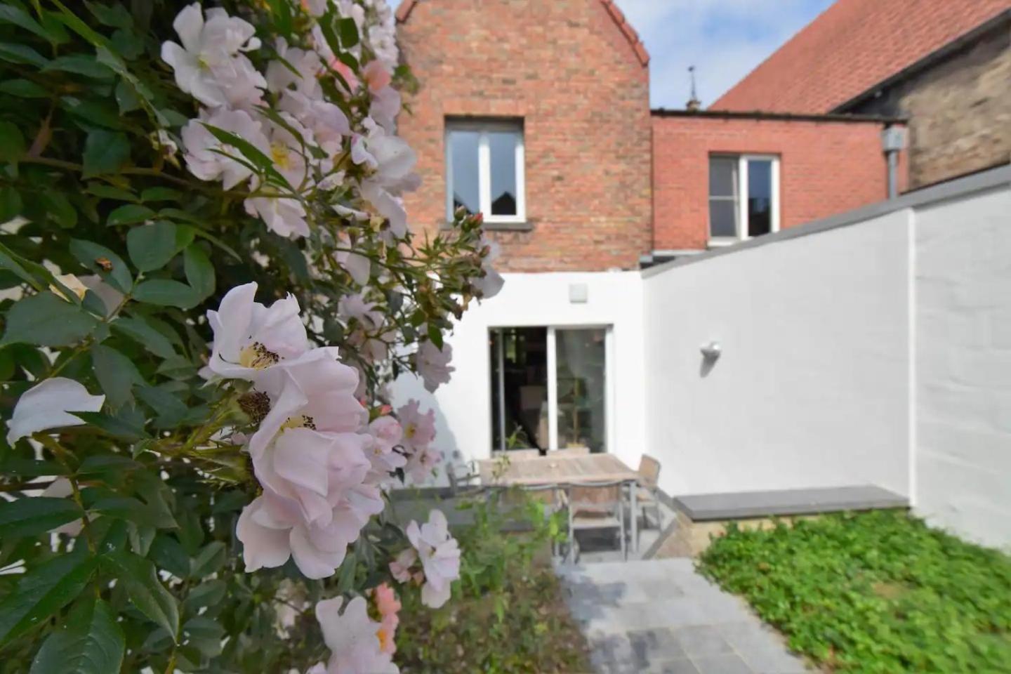 Brugse charme huis met tuin aan het water 8p
