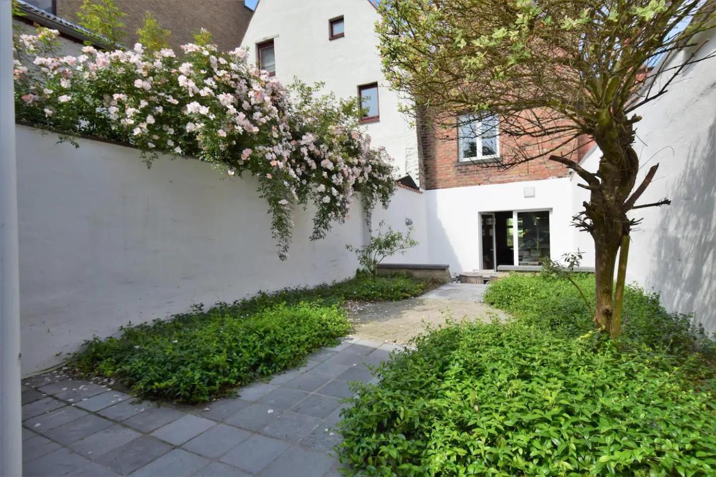 Brugse charme huis met tuin aan het water 8p