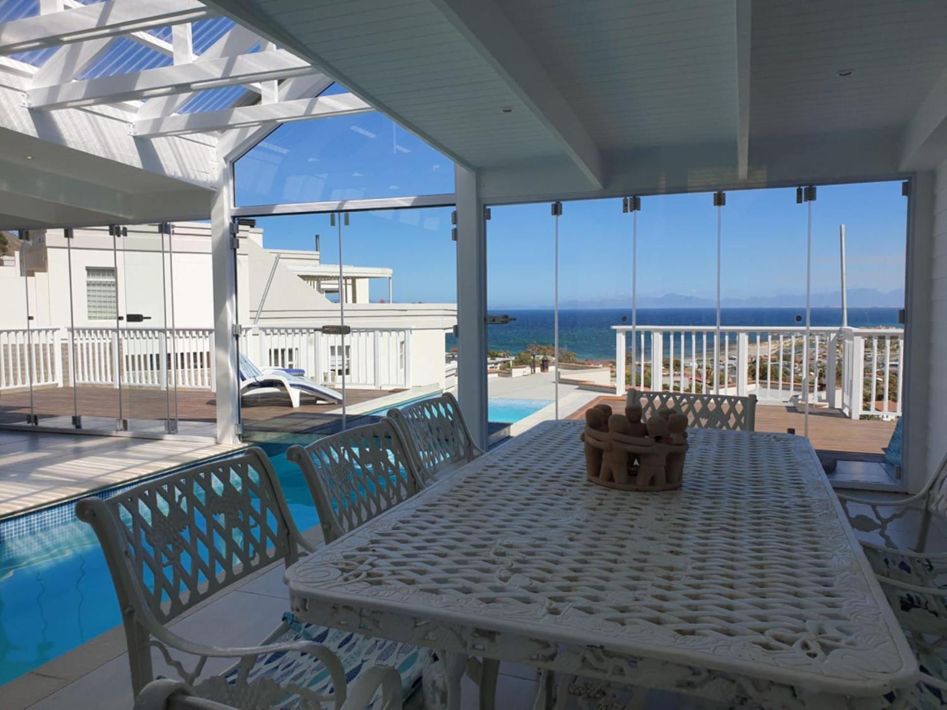 'The Bolussi Beachhouse', sleeps 12 in 6 en-suite bedrooms with Indoor Pool view 5