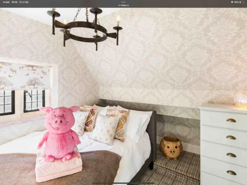 Piglet Lodge