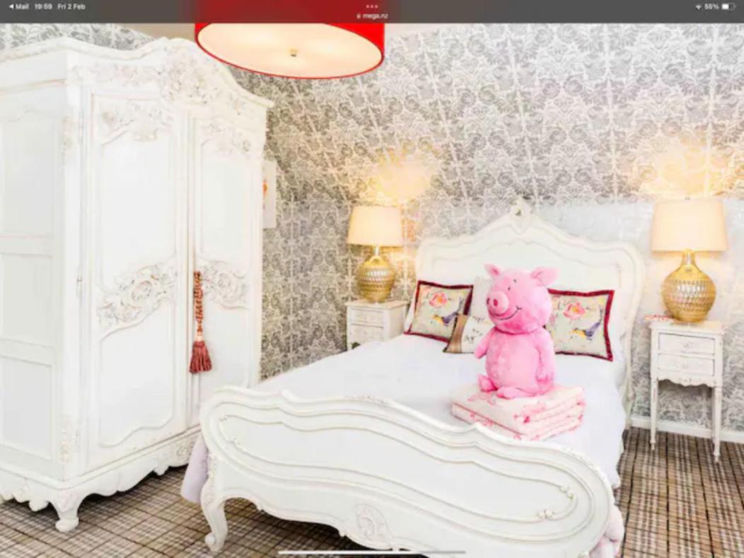 Piglet Lodge
